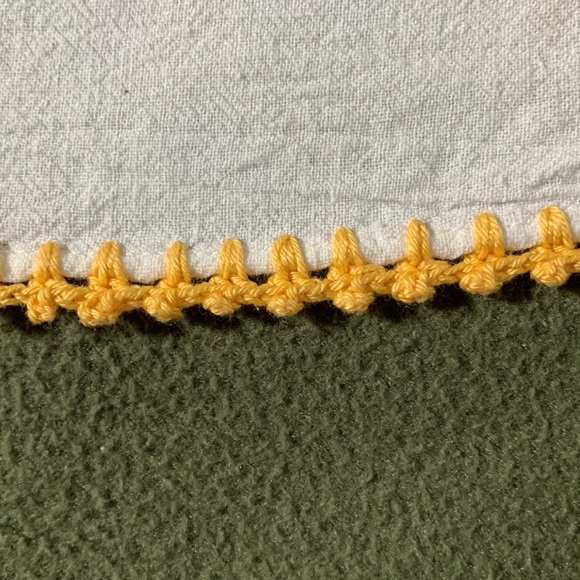 Large vintage embroidered dish towel.  Approximately 26.75 x 31 - Picture 3 of 3